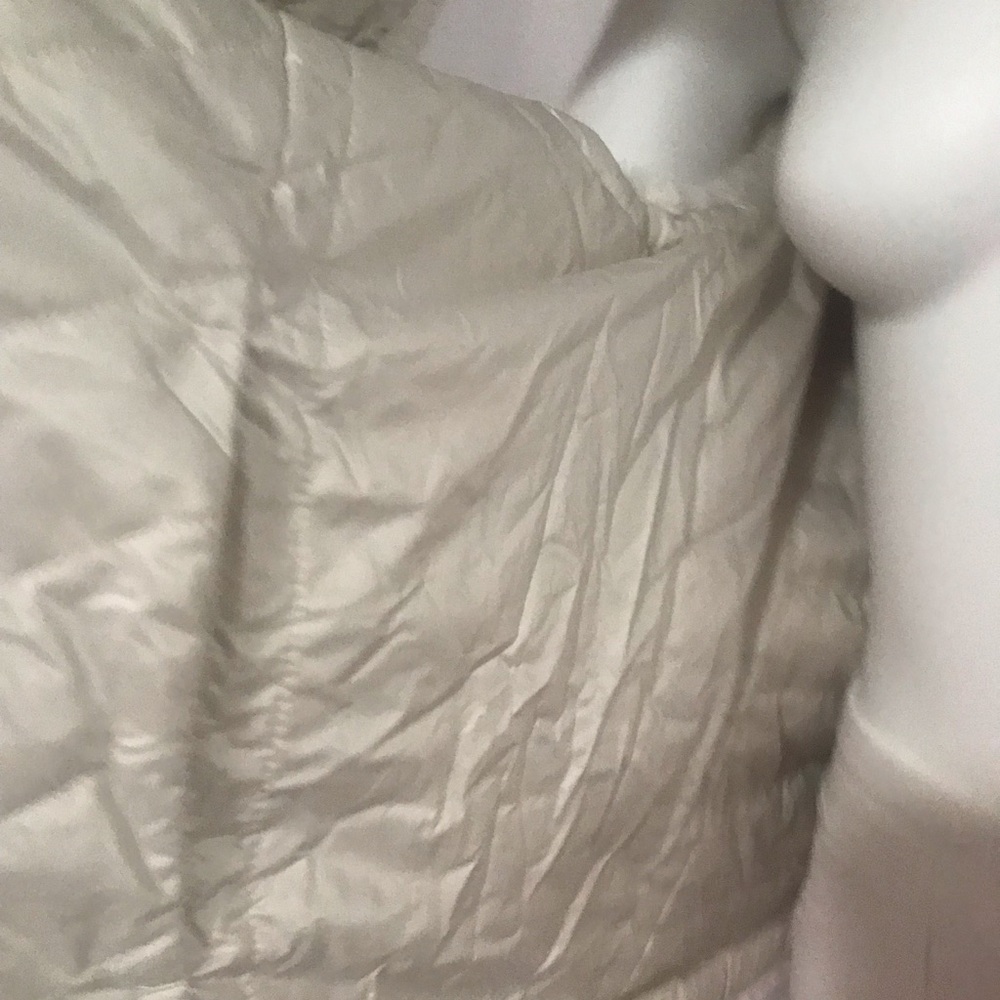 Nicole miller (2)reversible women’s faux fur vest (NO offer) please - Picture 11 of 16